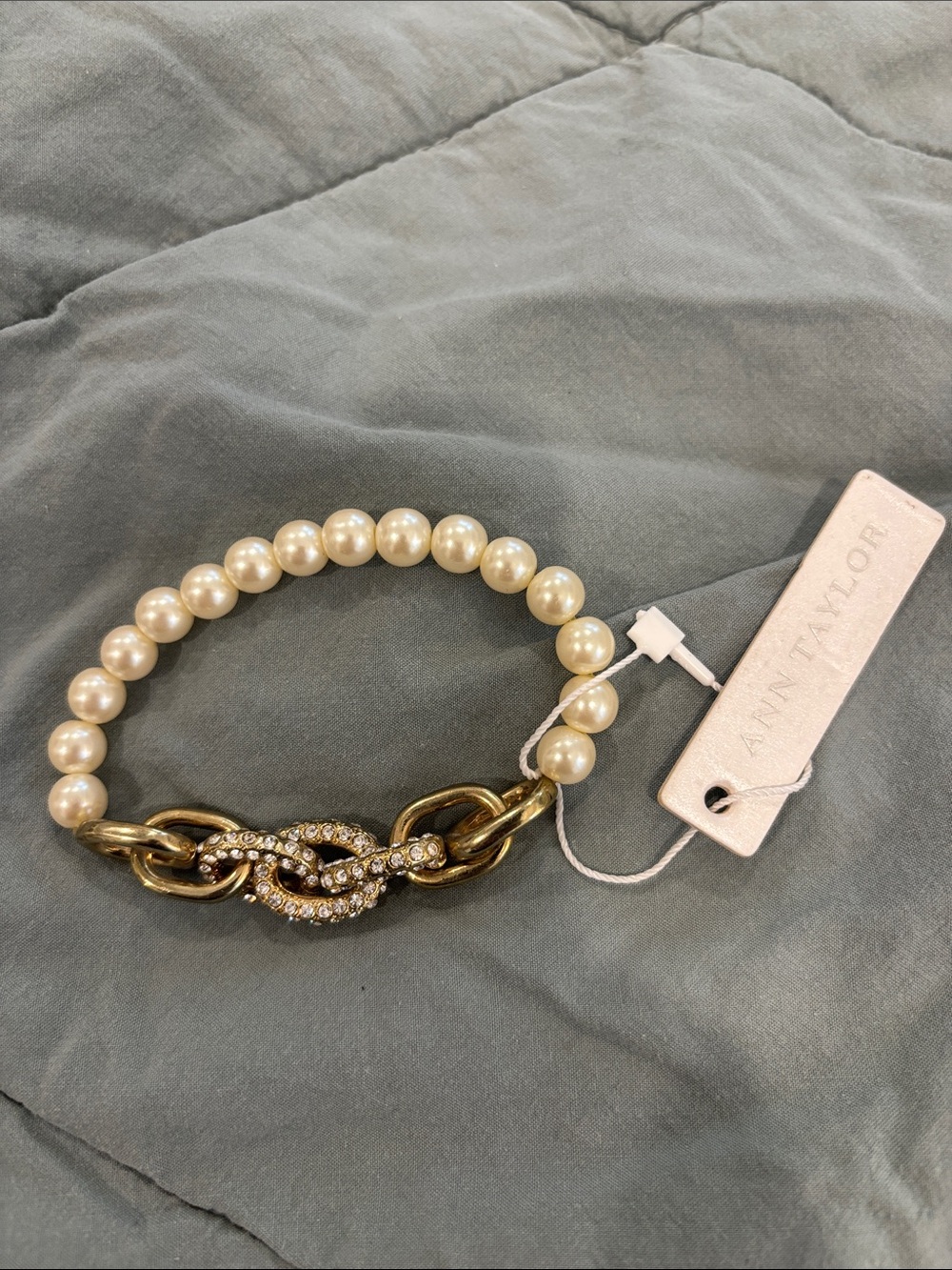 Ann Taylor Ivory Pearl and Gold Crystal-Link Bracelet